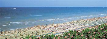 Hotel Ideal Bianchini Riccione Exterior foto