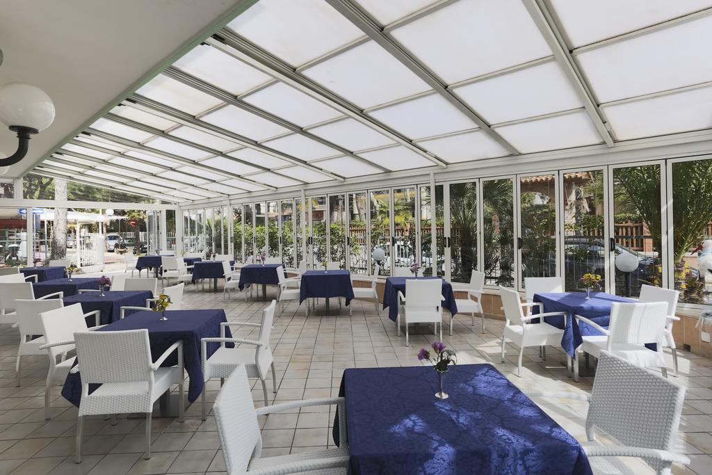 Hotel Ideal Bianchini Riccione Exterior foto
